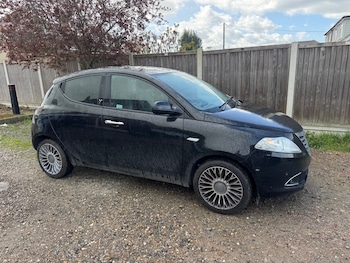 Used Chrysler Ypsilon 2014 for sale - 78123713: Photo