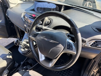 Used Chrysler Ypsilon 2014 for sale - 78123713: Photo