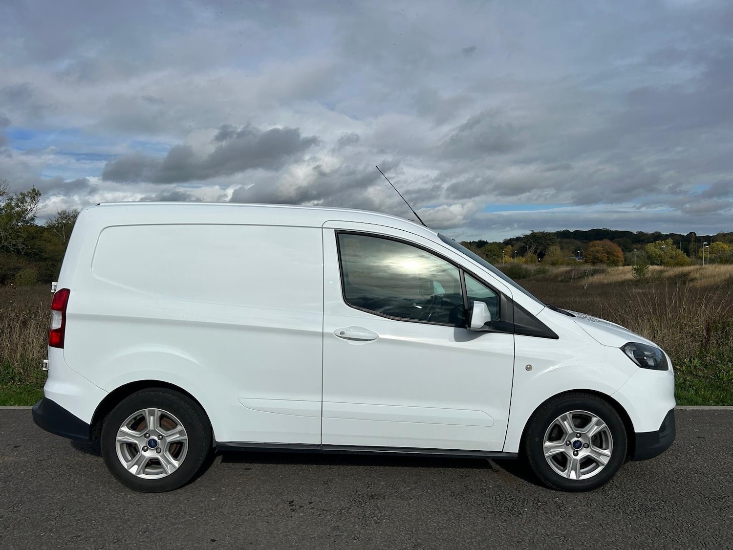 Used Ford Transit Courier 2020 for sale - 78154318: Photo 3