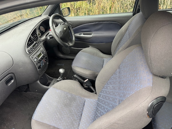 Used Ford Fiesta 2001 for sale - 76232731: Photo 13