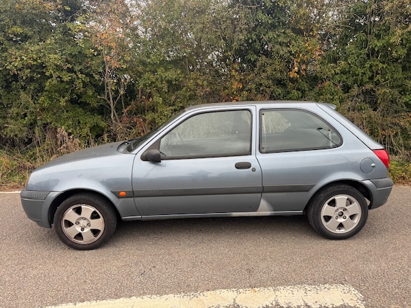 Used Ford Fiesta 2001 for sale - 76232731: Photo 3