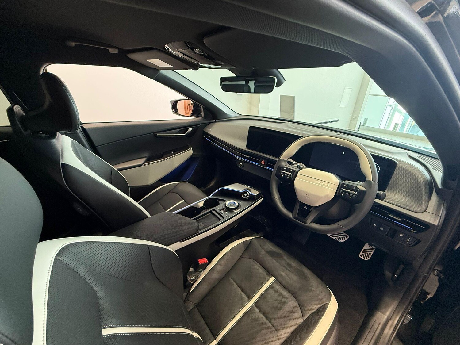 Used Kia EV6 for sale - 76512610: Photo 27