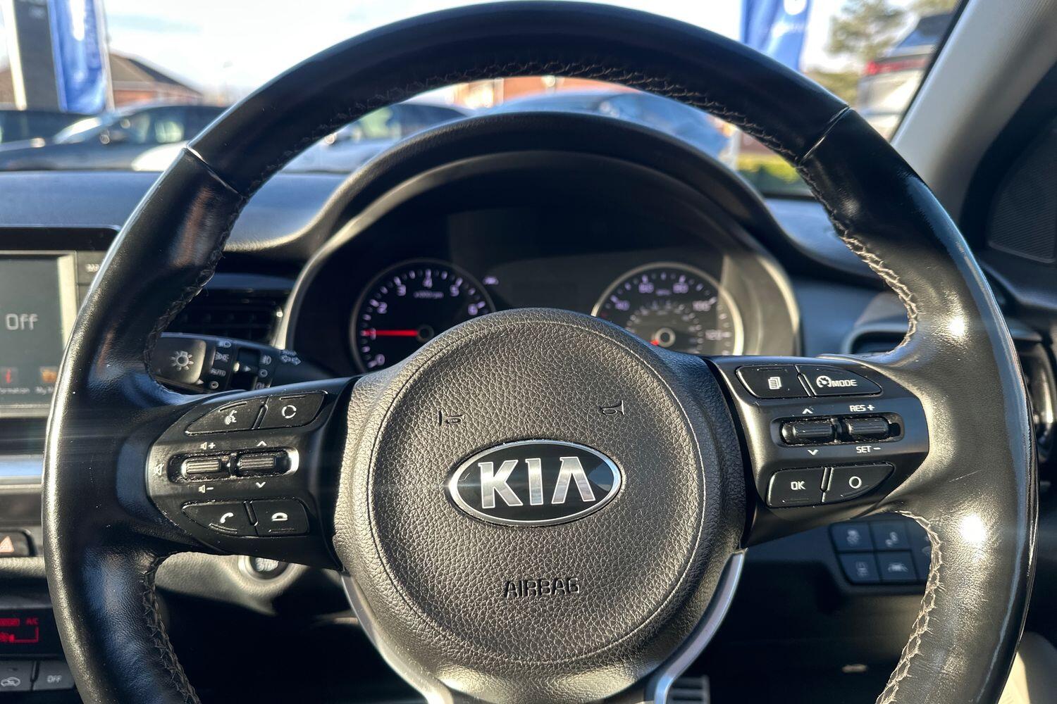 Used Kia Stonic 2019 for sale - 76866281: Photo 14