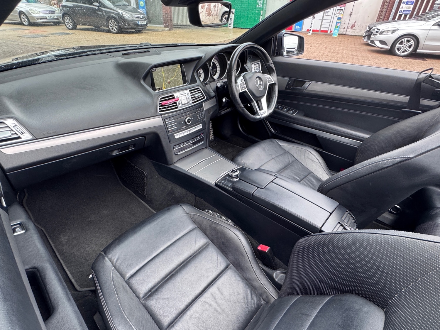 Used Mercedes-Benz E Class 2015 for sale - 76205317: Photo 4