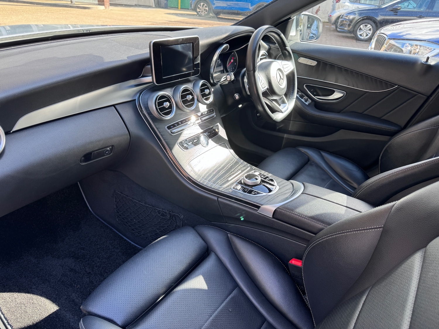 Used Mercedes-Benz C Class 2018 for sale - 77833833: Photo 4