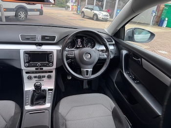 Used Volkswagen Passat 2013 for sale - 76466133: Photo