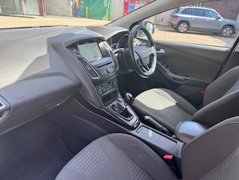 Used Ford Focus 2017 for sale - 79140256: Photo