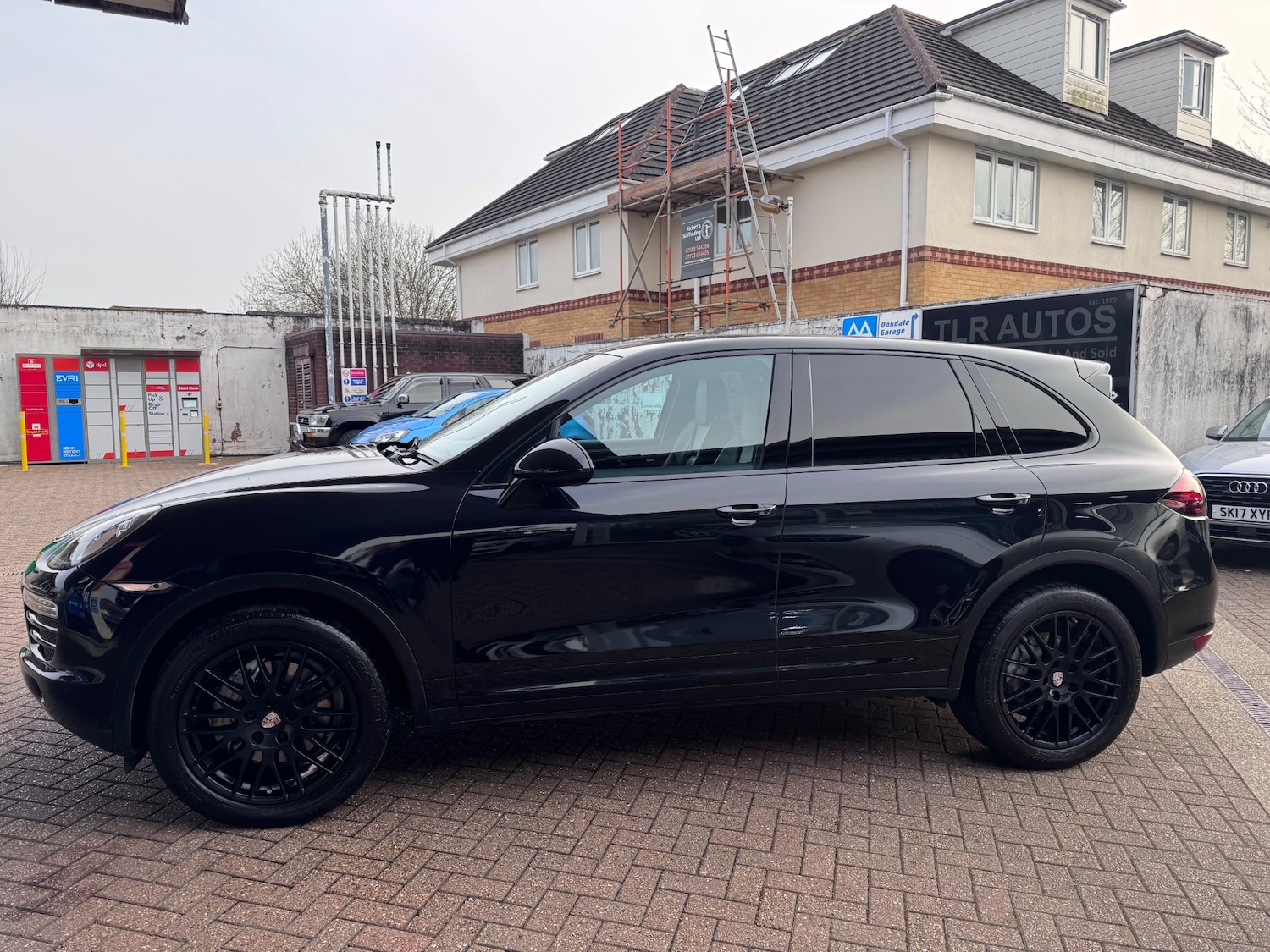 Used Porsche Cayenne 2010 for sale - 78079360: Photo 2