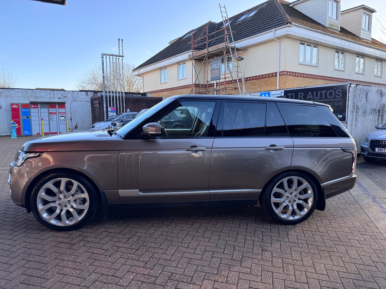 Used Land Rover Range Rover 2017 for sale - 77677063: Photo 2