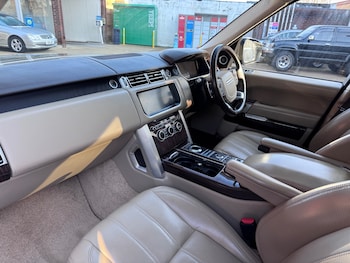 Used Land Rover Range Rover 2017 for sale - 77677063: Photo