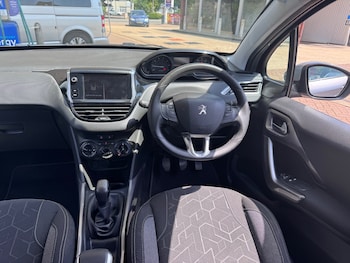 Used Peugeot 2008 2017 for sale - 78993522: Photo