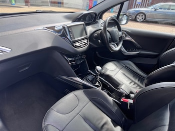 Used Peugeot 2008 2015 for sale - 75794277: Photo