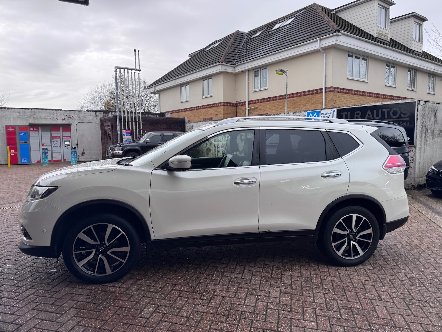 Used Nissan X-Trail 2016 for sale - 76879614: Photo 2