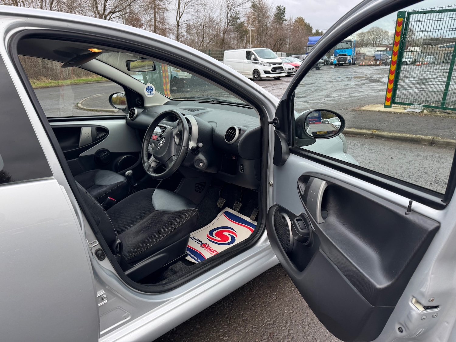 Used Toyota AYGO 2013 for sale - 77324418: Photo 8