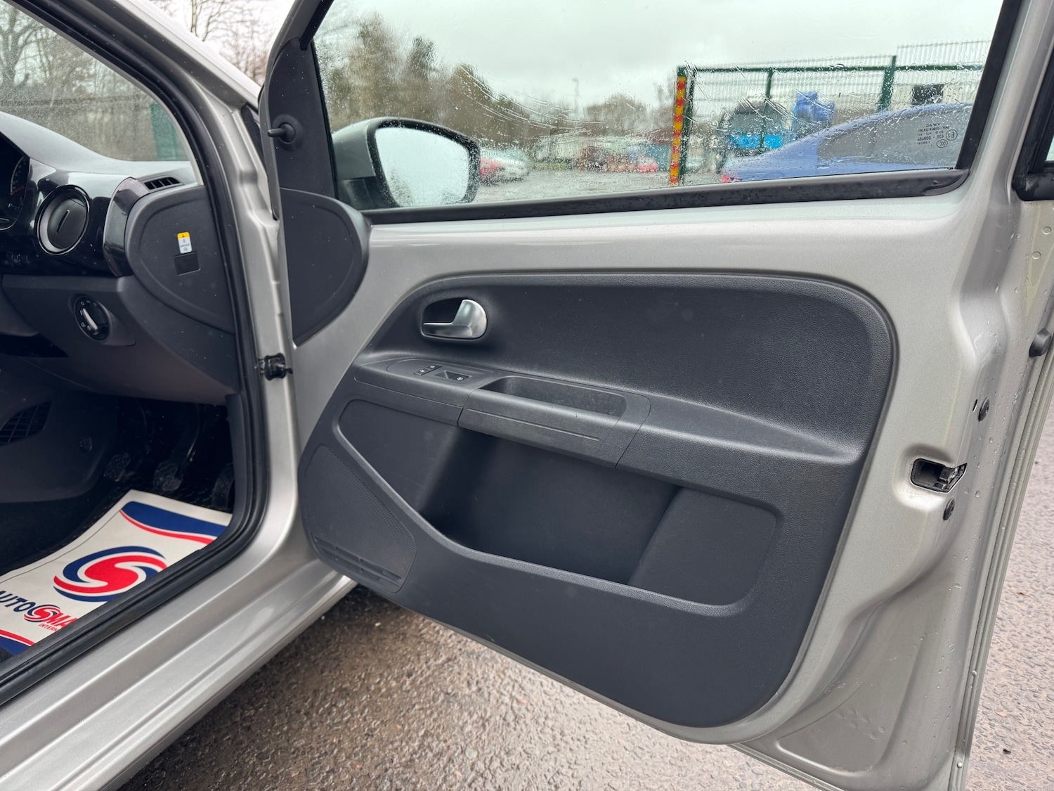 Used Volkswagen up! 2012 for sale - 77665903: Photo 10