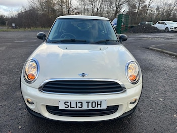 2013 (13) - 1.6 First 3dr