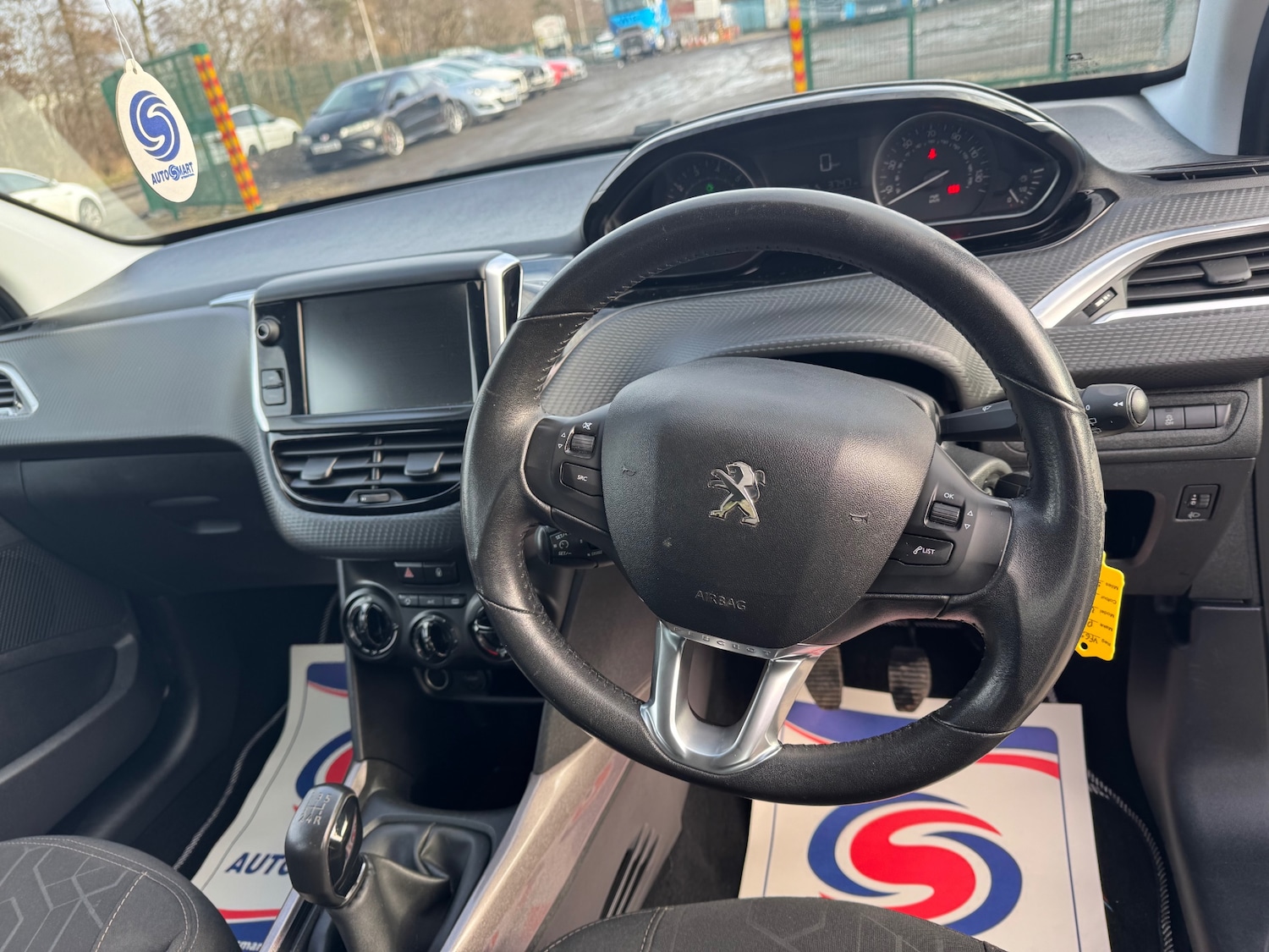 Used Peugeot 2008 2015 for sale - 77650150: Photo 11