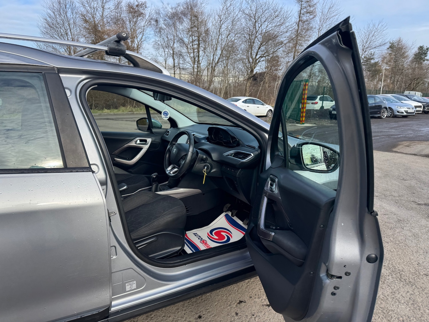 Used Peugeot 2008 2015 for sale - 77650150: Photo 8