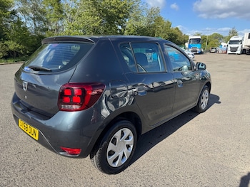 Used Dacia Sandero 2018 for sale - 78556237: Photo