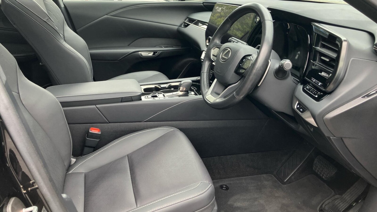 Used Lexus RX 2023 for sale - 76673587: Photo 15