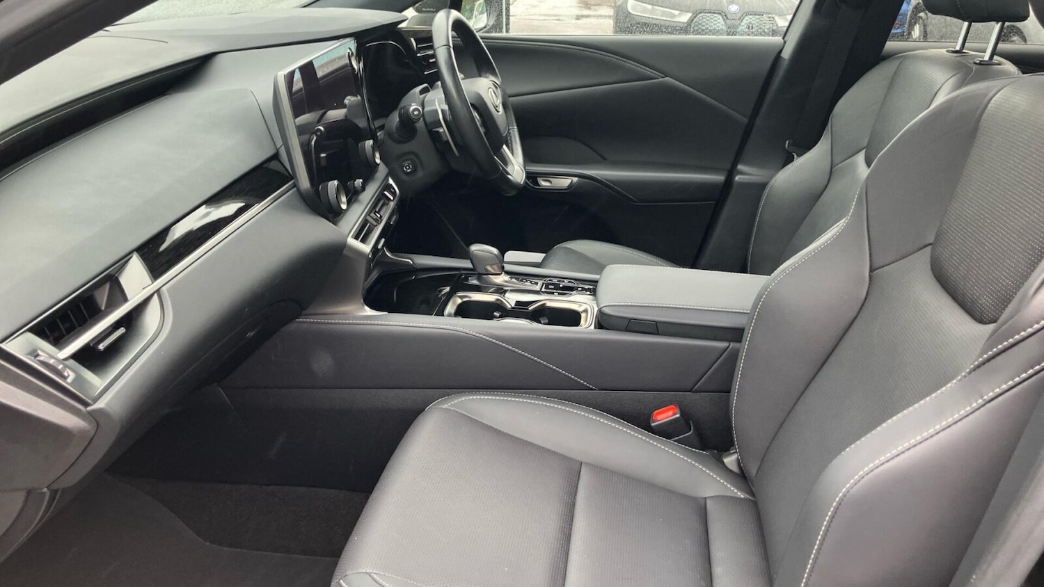 Used Lexus RX 2023 for sale - 76673587: Photo 8