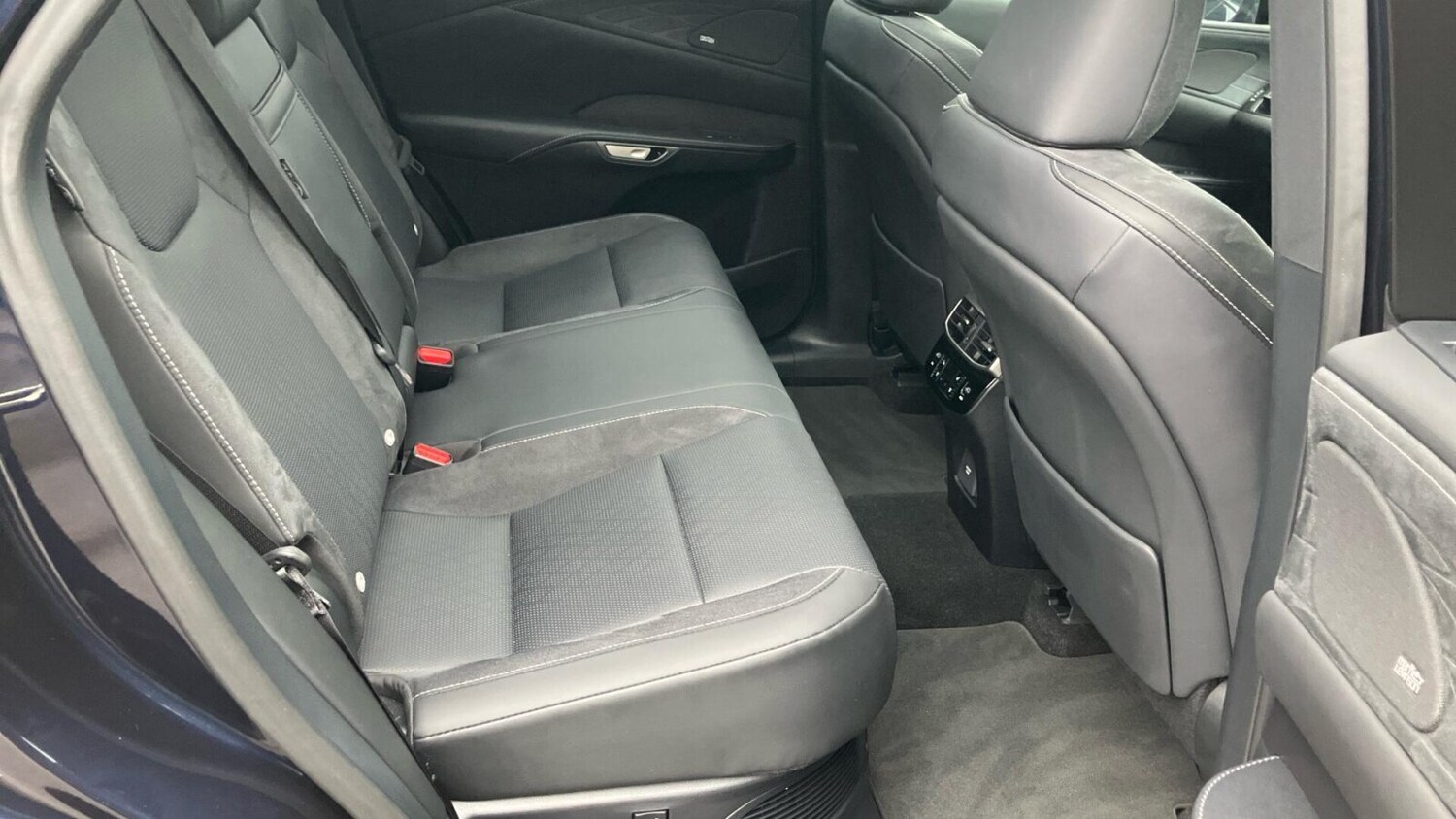 Used Lexus RX 2024 for sale - 76677933: Photo 11