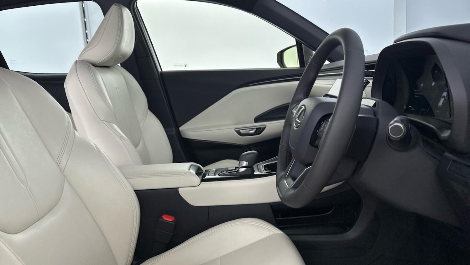 Used Lexus LBX 2024 for sale - 76750409: Photo 13