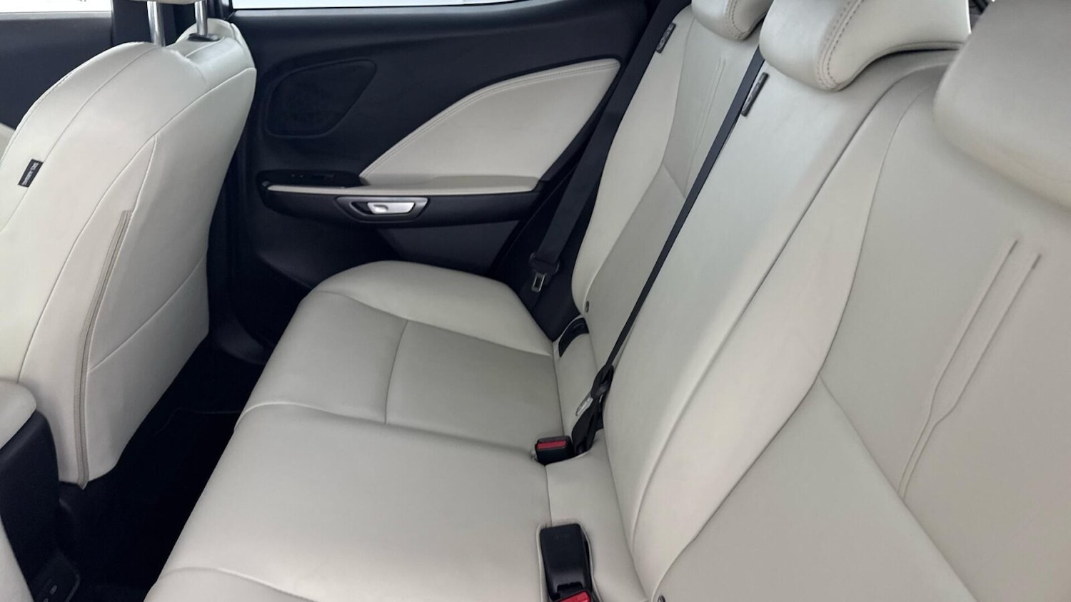 Used Lexus LBX 2024 for sale - 76750409: Photo 14