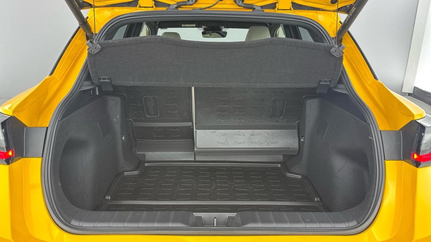 Used Lexus LBX 2024 for sale - 76750409: Photo 15