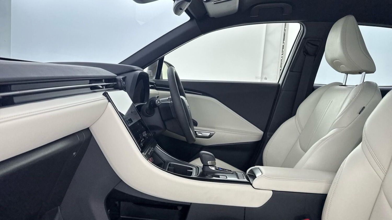 Used Lexus LBX 2024 for sale - 76750409: Photo 6