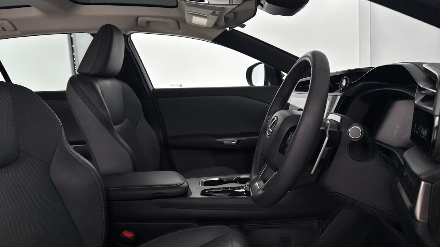 Used Lexus RZ 2024 for sale - 76922328: Photo 15