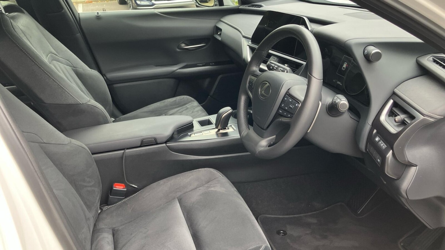 Used Lexus UX 2025 for sale - 76678900: Photo 13