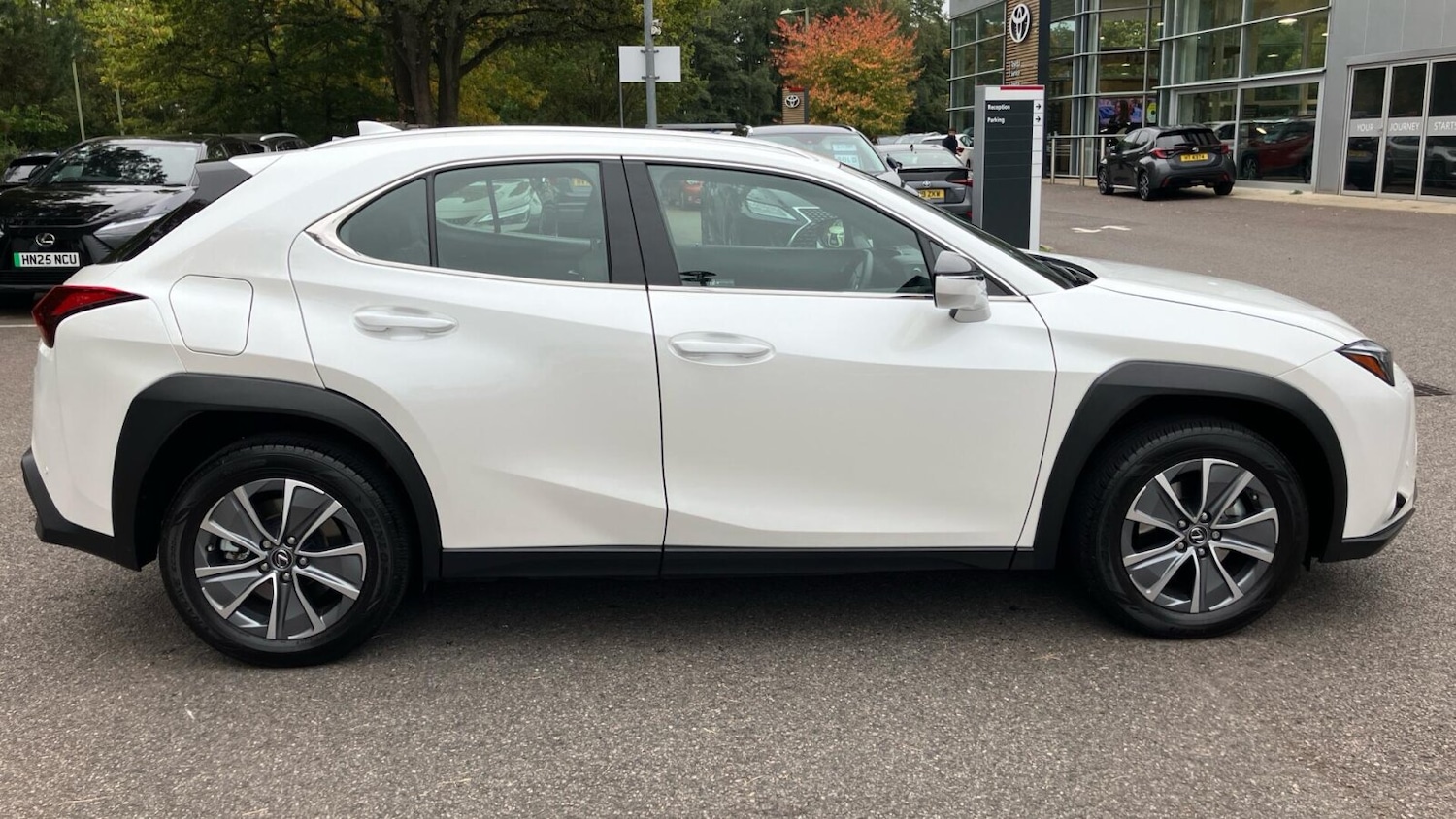 Used Lexus UX 2025 for sale - 76678900: Photo 16