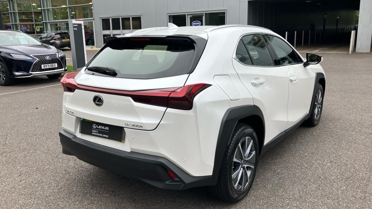 Used Lexus UX 2025 for sale - 76678900: Photo 18