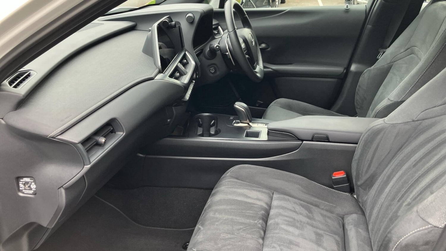 Used Lexus UX 2025 for sale - 76678900: Photo 6