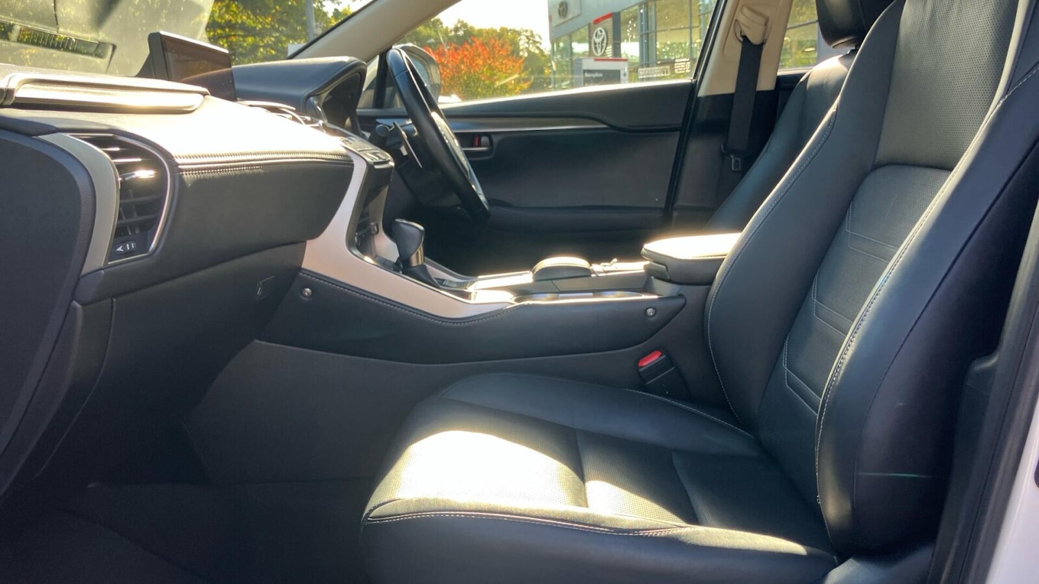 Used Lexus NX 2018 for sale - 76673705: Photo 8