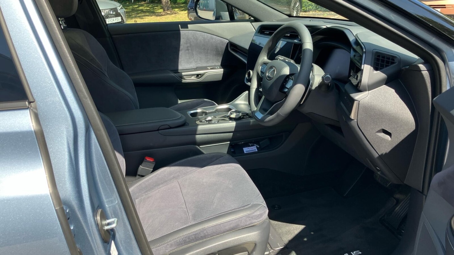 Used Lexus RZ 2025 for sale - 76680478: Photo 15