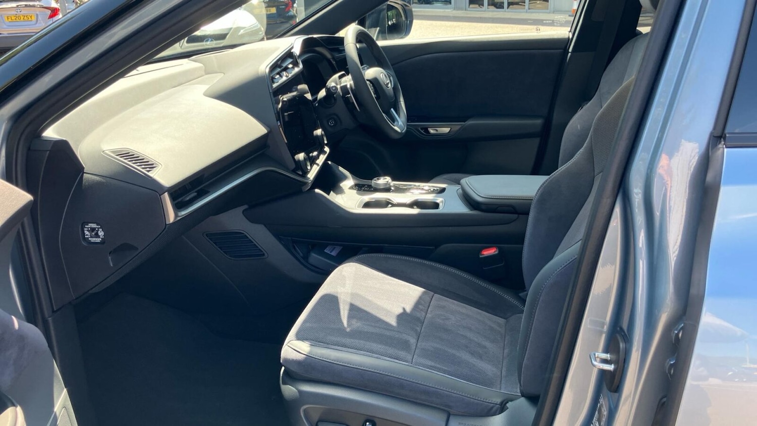 Used Lexus RZ 2025 for sale - 76680478: Photo 8