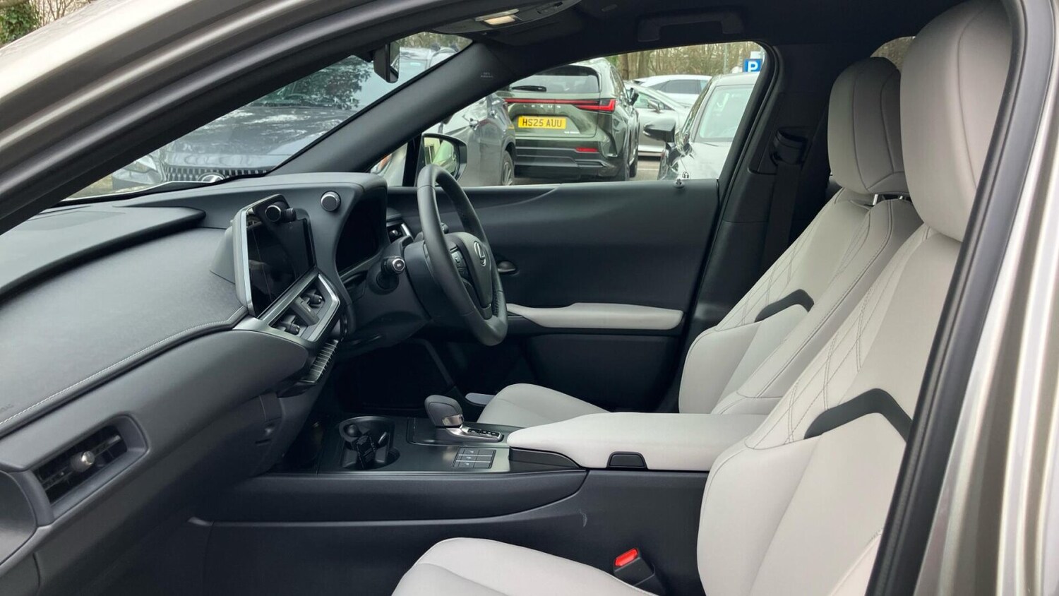 Used Lexus UX 2024 for sale - 77649609: Photo 9