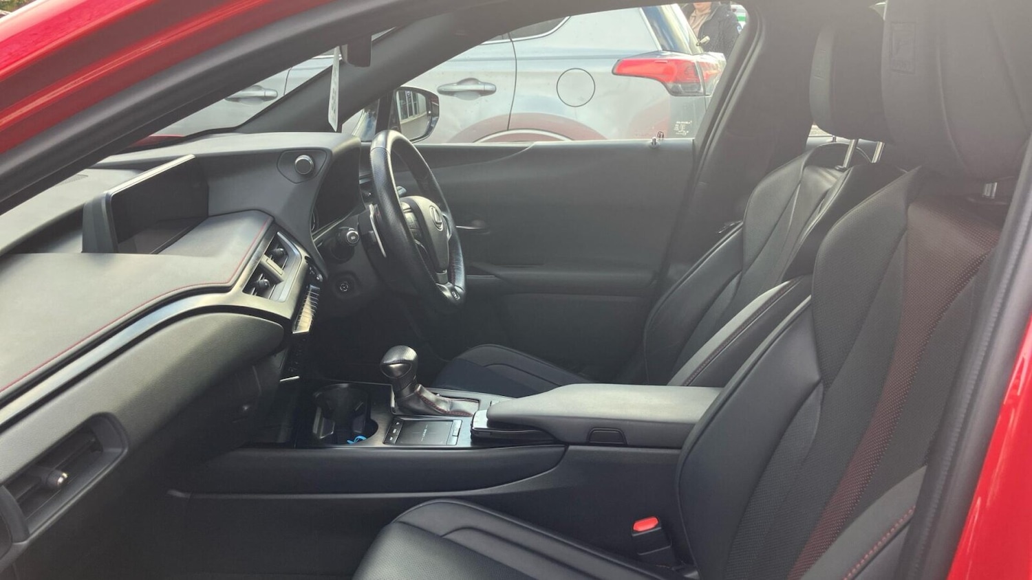 Used Lexus UX 2019 for sale - 76673836: Photo 6