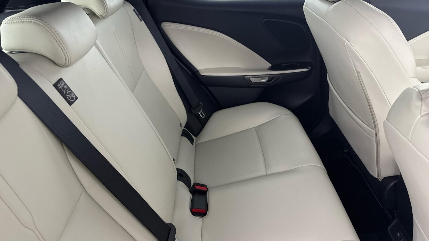 Used Lexus LBX 2025 for sale - 77725549: Photo 13