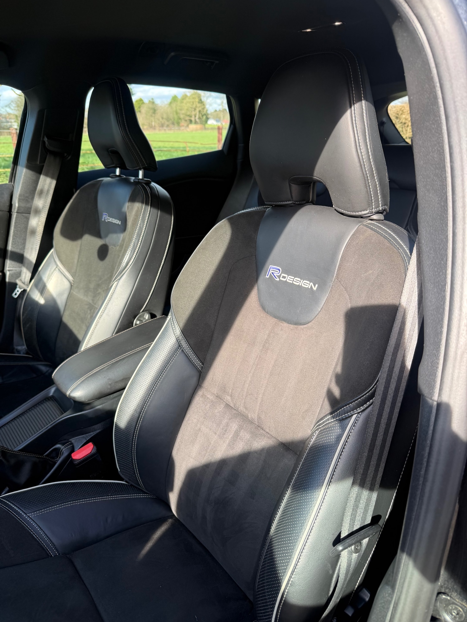 Used Volvo V40 2013 for sale - 78003926: Photo 25