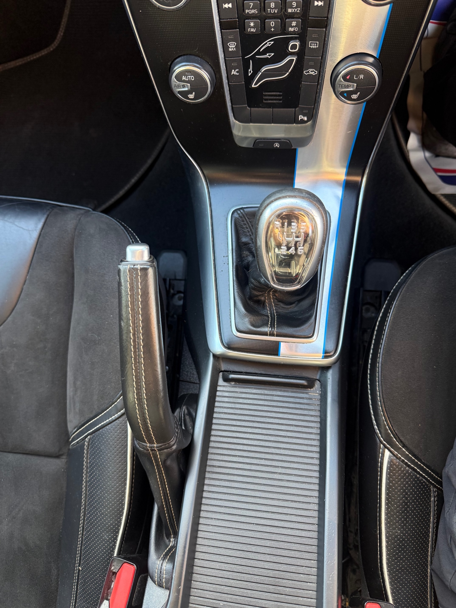 Used Volvo V40 2013 for sale - 78003926: Photo 28