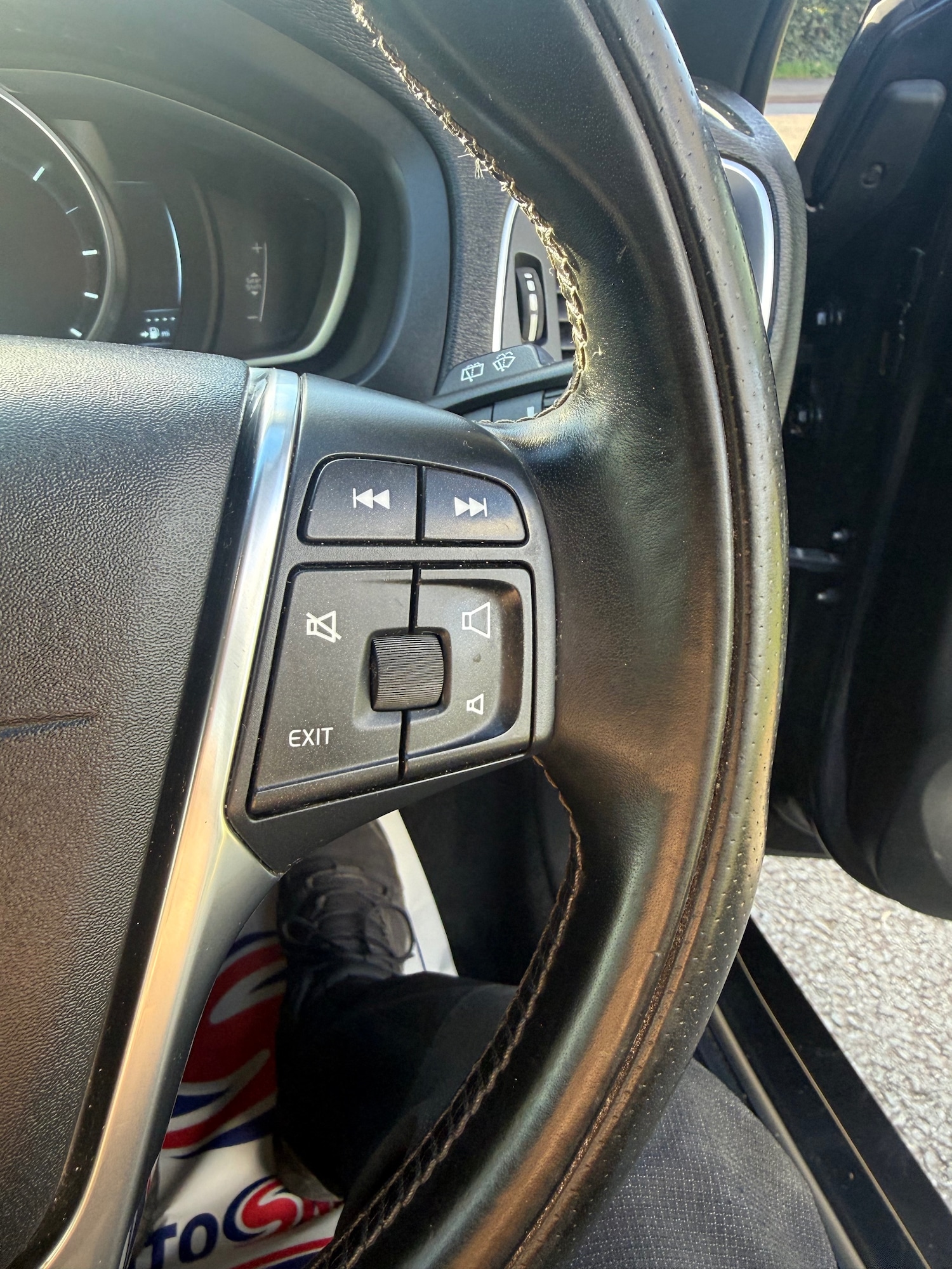 Used Volvo V40 2013 for sale - 78003926: Photo 39