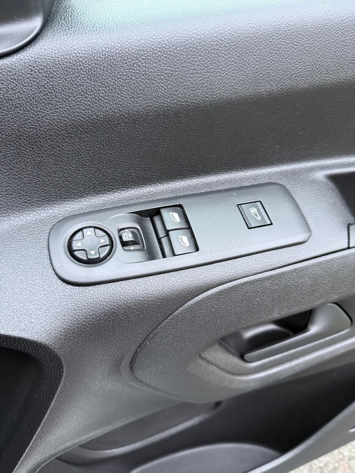 Used Peugeot Partner 2020 for sale - 77438661: Photo 24