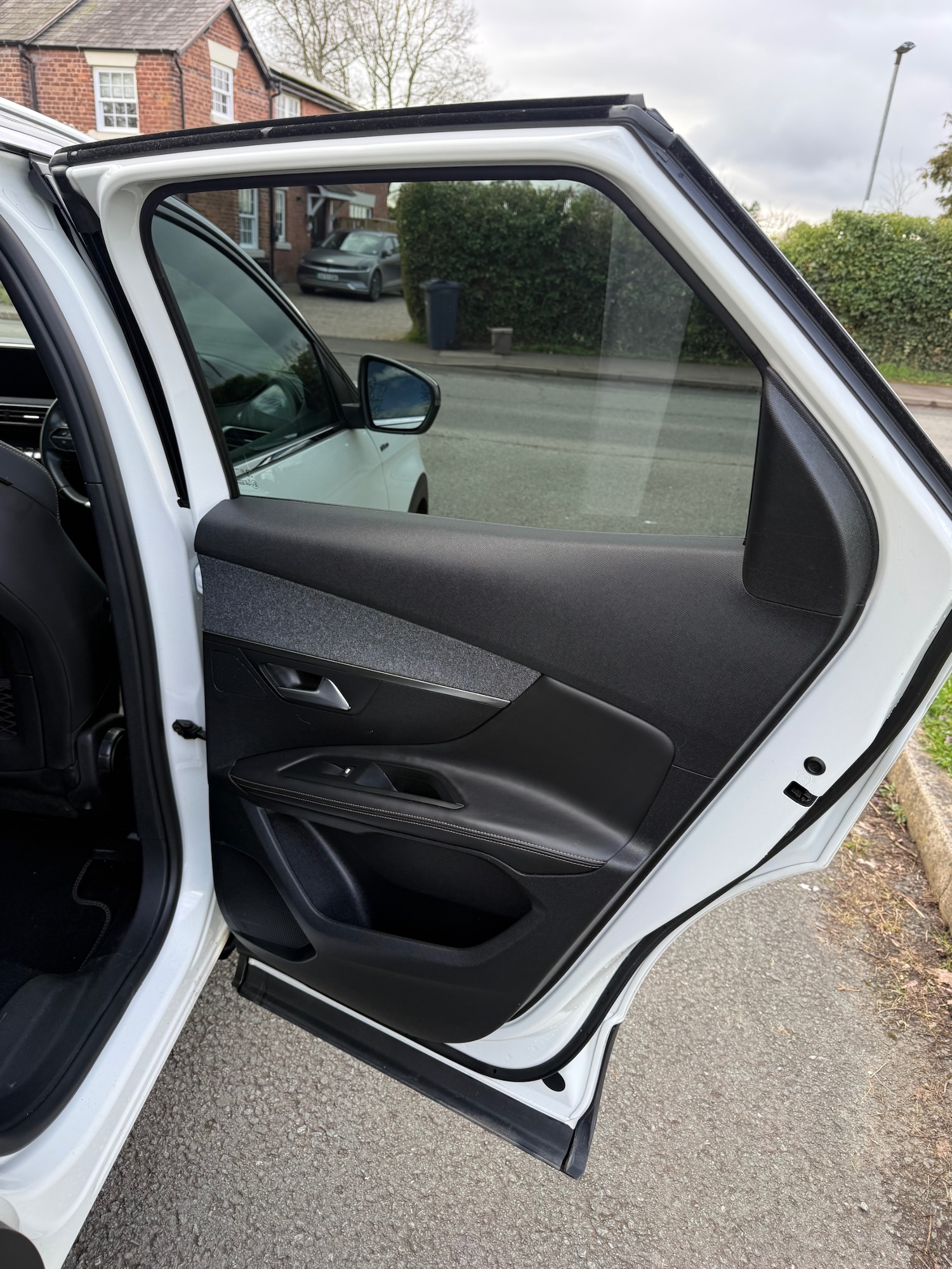 Used Peugeot 3008 2018 for sale - 77904213: Photo 24