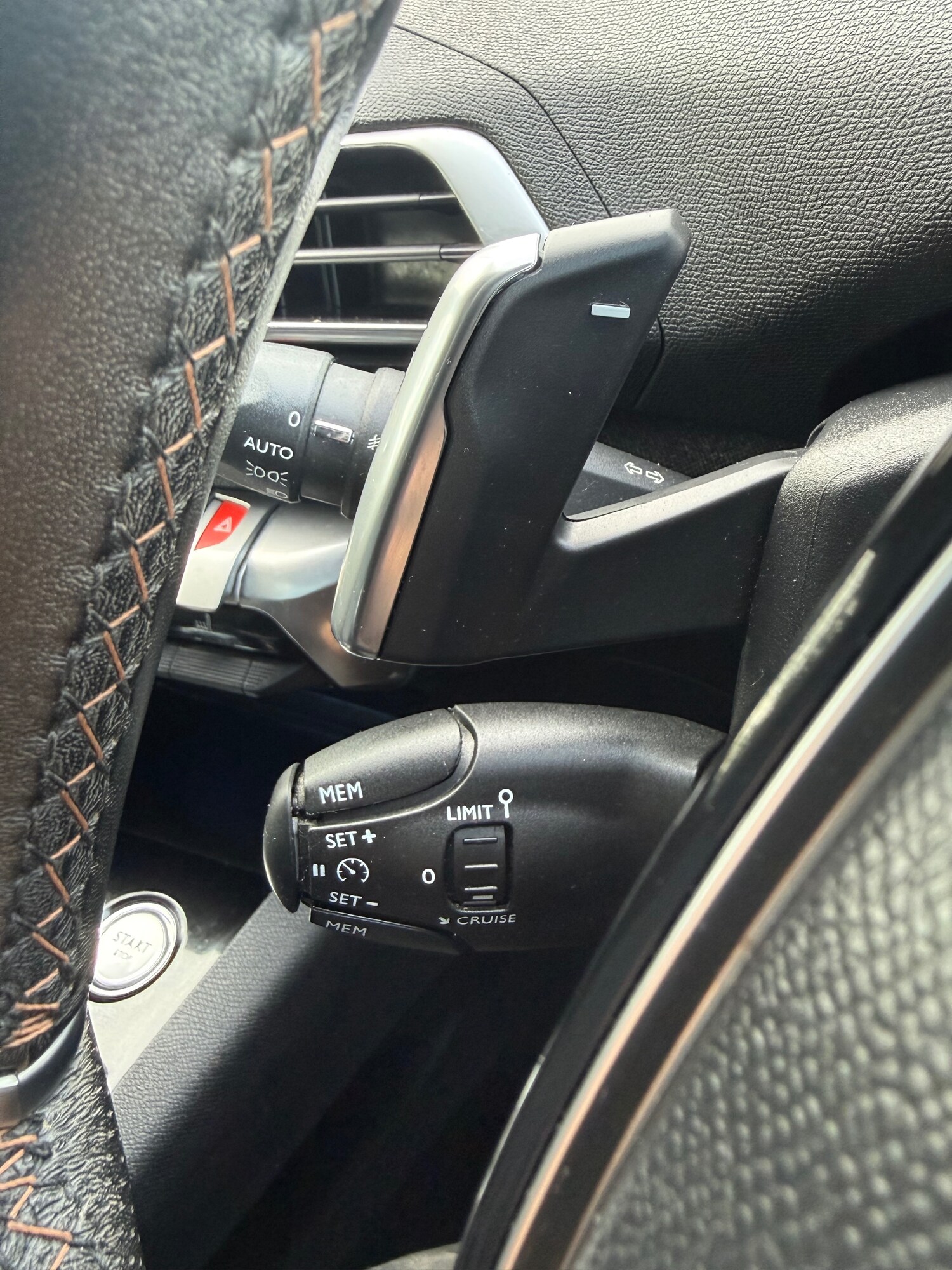 Used Peugeot 3008 2018 for sale - 77904213: Photo 32