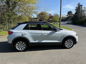 Used Volkswagen T-Roc 2020 for sale - 78344202: Photo