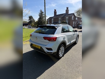 Used Volkswagen T-Roc 2020 for sale - 78344202: Photo