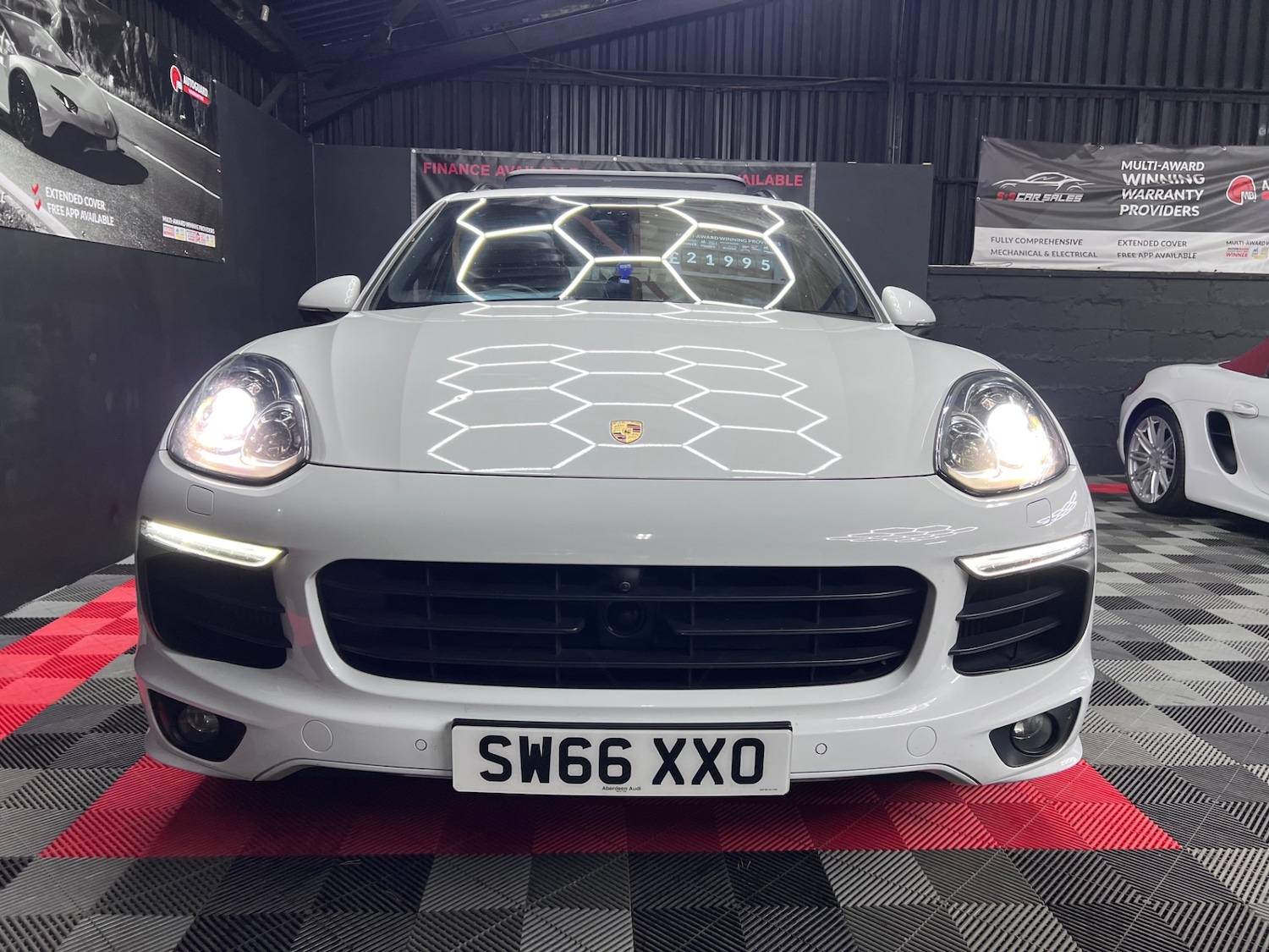 Used Porsche Cayenne 2016 for sale - 76374111: Photo 12